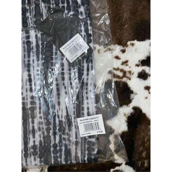Peach Reversible Legging 2.0 -Black Shibori Print - Picture 4 of 4